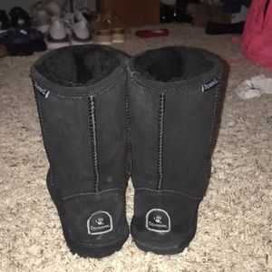 Women’s Emma short bearpaw black boots